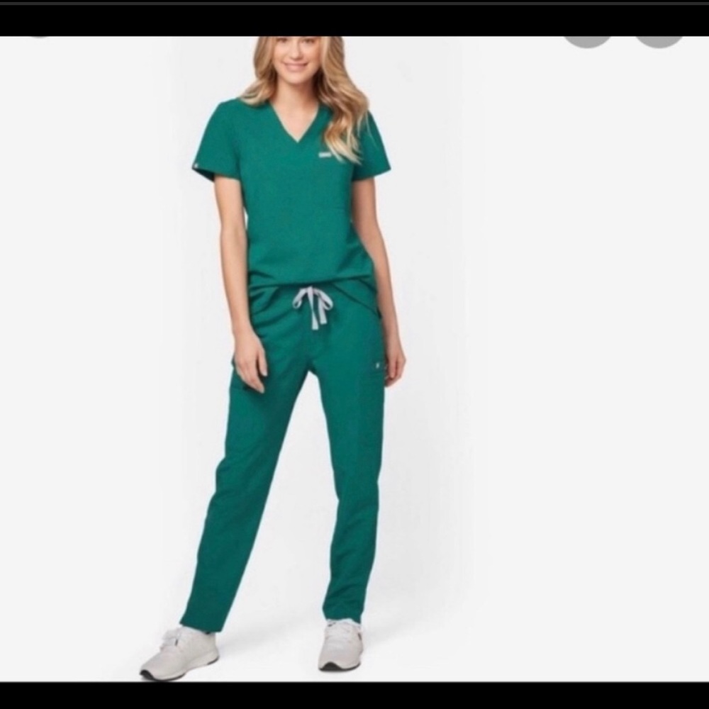 Hunter green Figs women’s medium